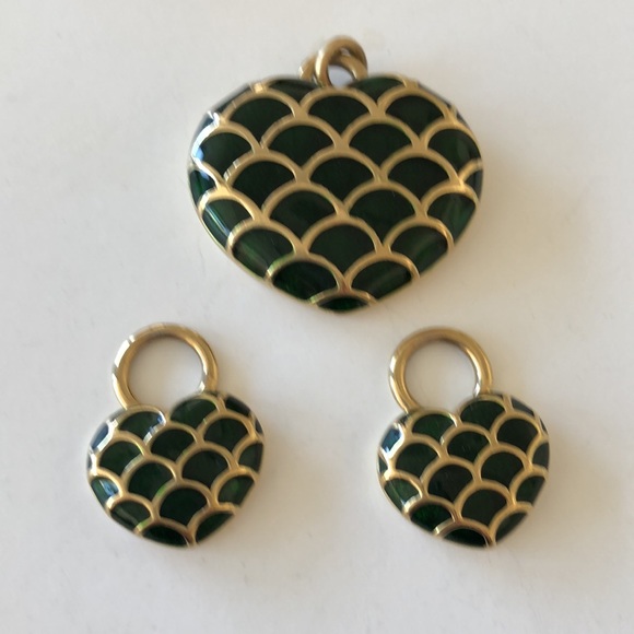3pc Agatha forest green Enamel heart Pendant Collection Gold tone - Picture 7 of 7